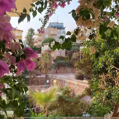Mit Garten, 500 M Zum Strand, In Der Naehe Der Stadt Villa *